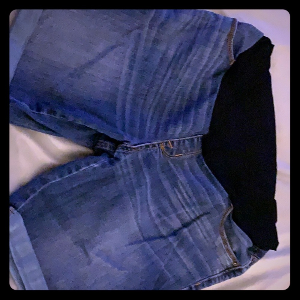 Liz Lange maternity shorts. Size M.